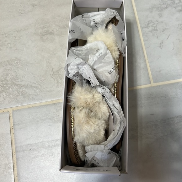 GUESS Sannah women's fur sandals in size 6 - Picture 6 of 8